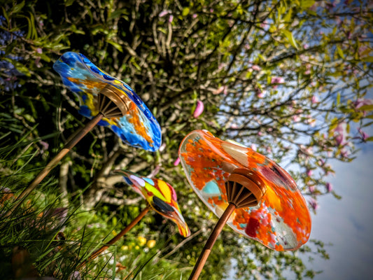 Fused glass flower outdoor mounting system